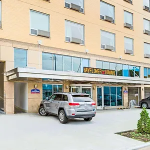 Howard Johnson By Wyndham Long Island Hotel